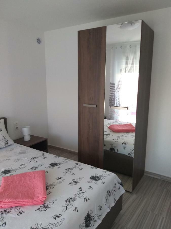 Apartments Bartol Vir Εξωτερικό φωτογραφία